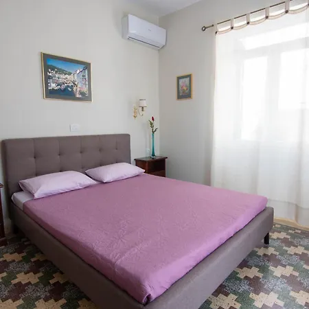 Villa Captains' House *