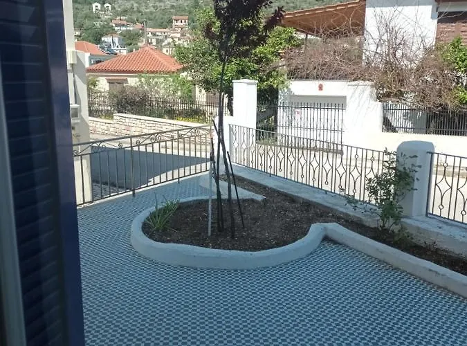 Captains' House Villa *