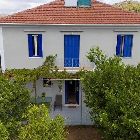 Captains' House Villa *