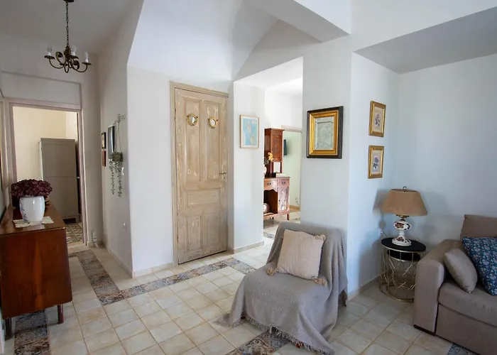 Captains' House Villa *